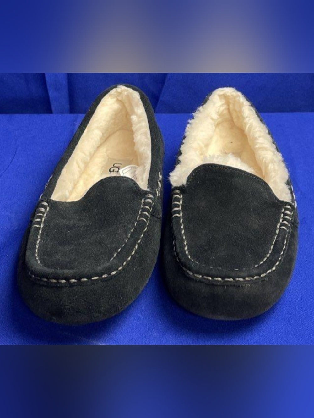 UGG Ansley Suede Moccasin Slippers Wmn's Size 9 Used Exc MSRP $115 - Picture 5 of 10